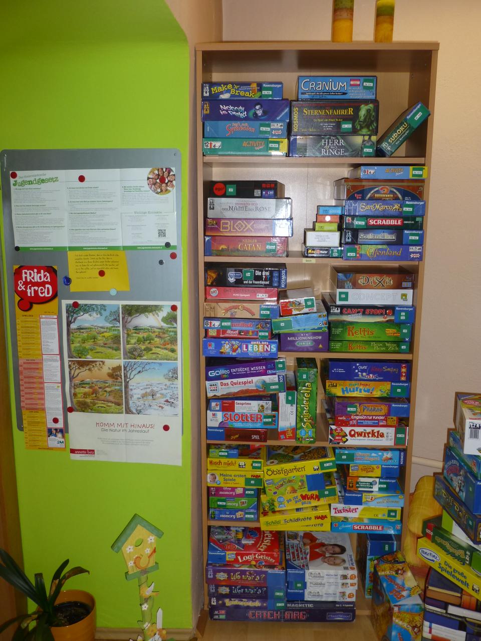 Spieleschrank zum Ausborgen